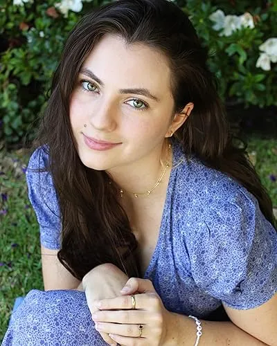 Rhiannon Leigh Wryn